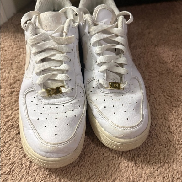 Nike Shoes - Nike Air Force 1 Low '07